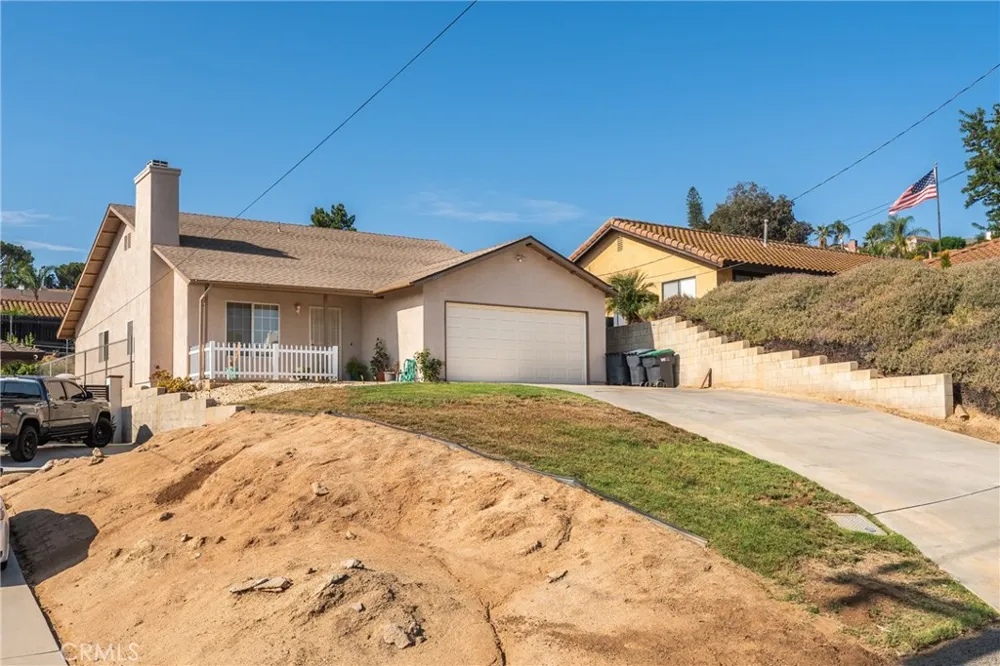14407 Laurel Drive Riverside, CA 92503