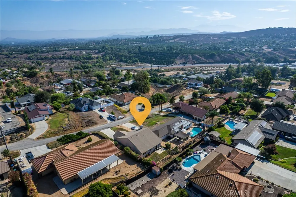 14407 Laurel Drive Riverside, CA 92503