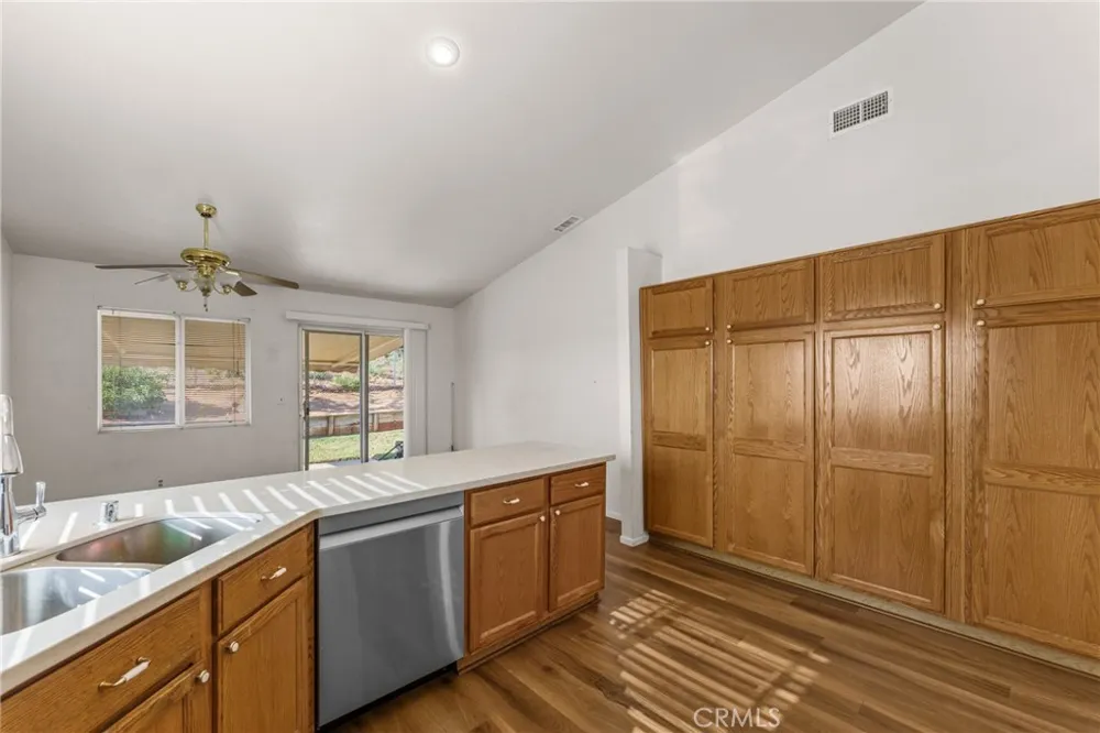 14407 Laurel Drive Riverside, CA 92503