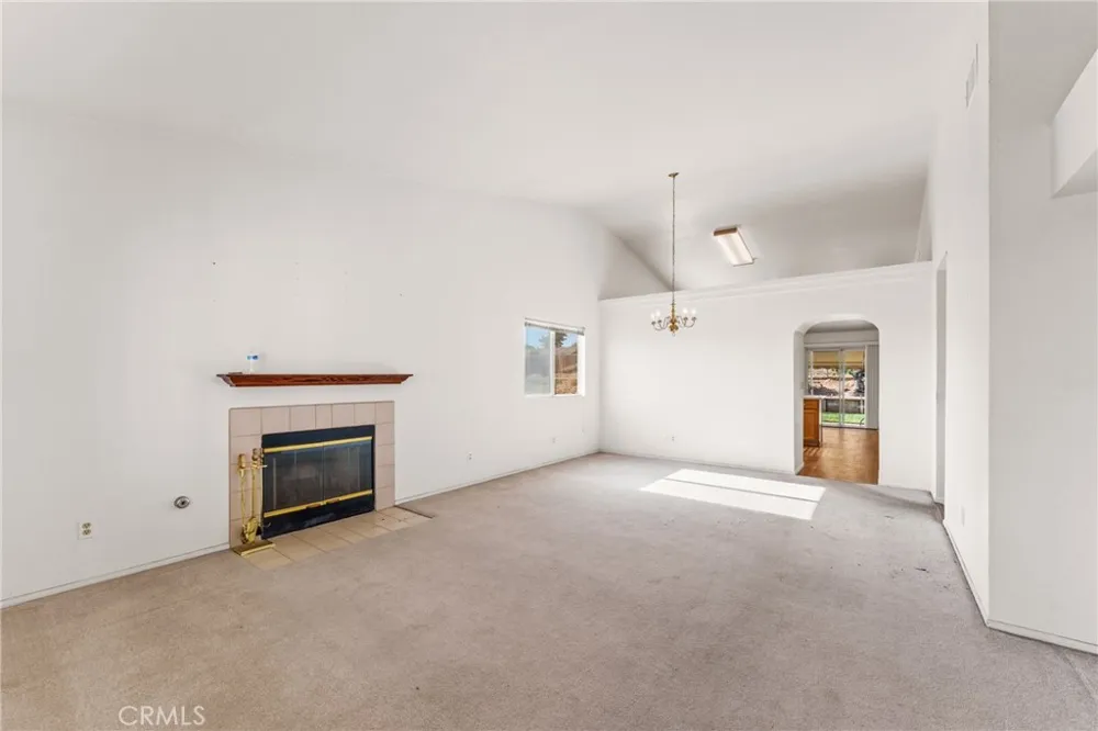 14407 Laurel Drive Riverside, CA 92503