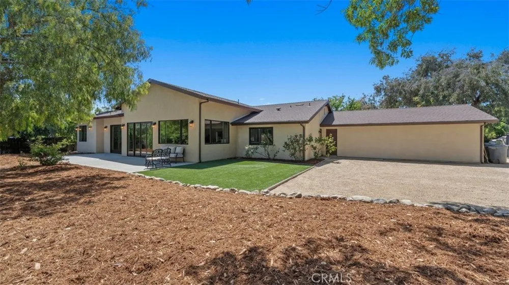 3310 Mills Avenue Claremont, CA 91711