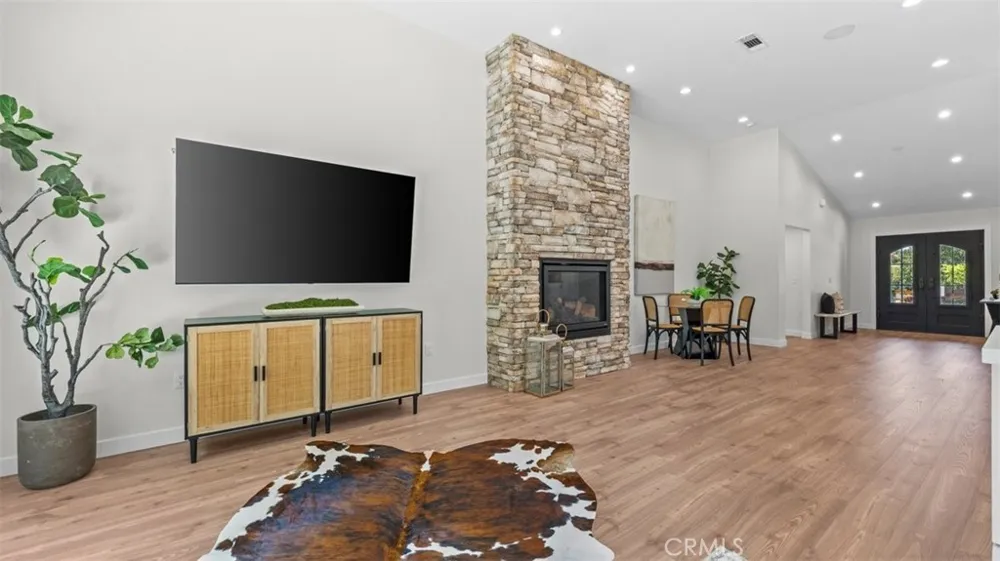 3310 Mills Avenue Claremont, CA 91711