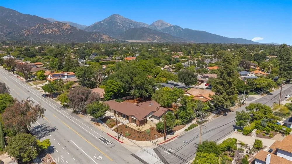 3310 Mills Avenue Claremont, CA 91711