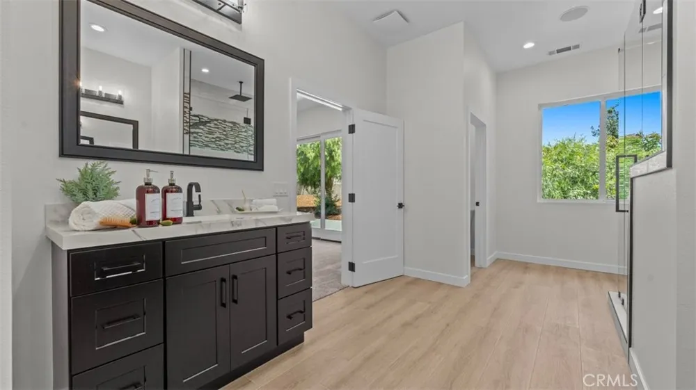 3310 Mills Avenue Claremont, CA 91711