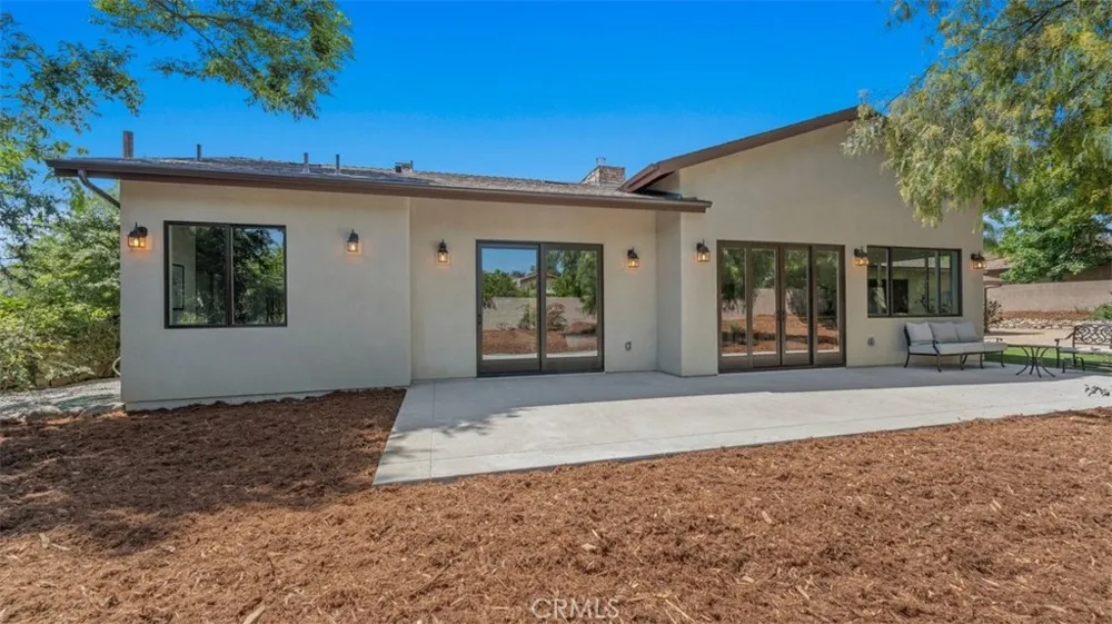 3310 Mills Avenue Claremont, CA 91711