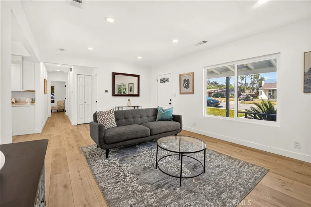 268 W Willow Pomona, CA 91768