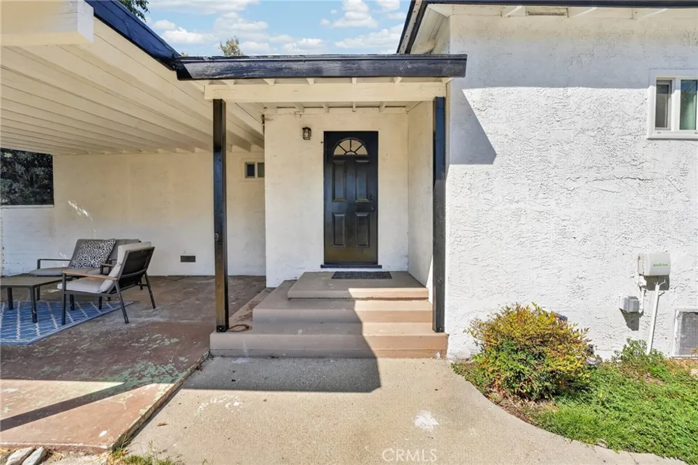 268 W Willow Pomona, CA 91768