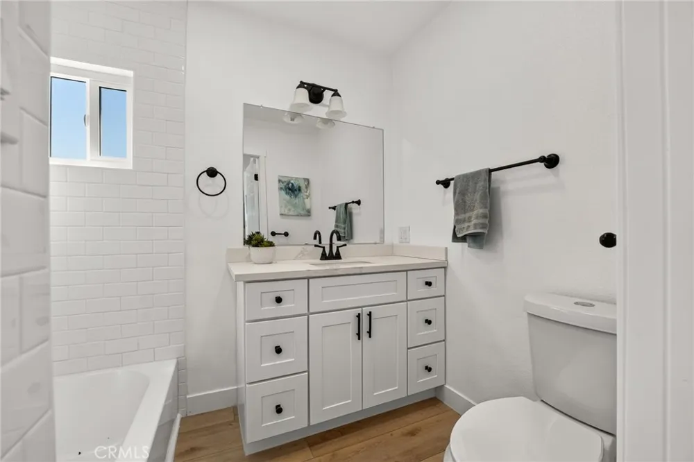 268 W Willow Pomona, CA 91768