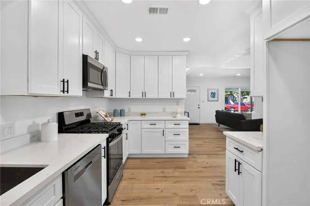 268 W Willow Pomona, CA 91768