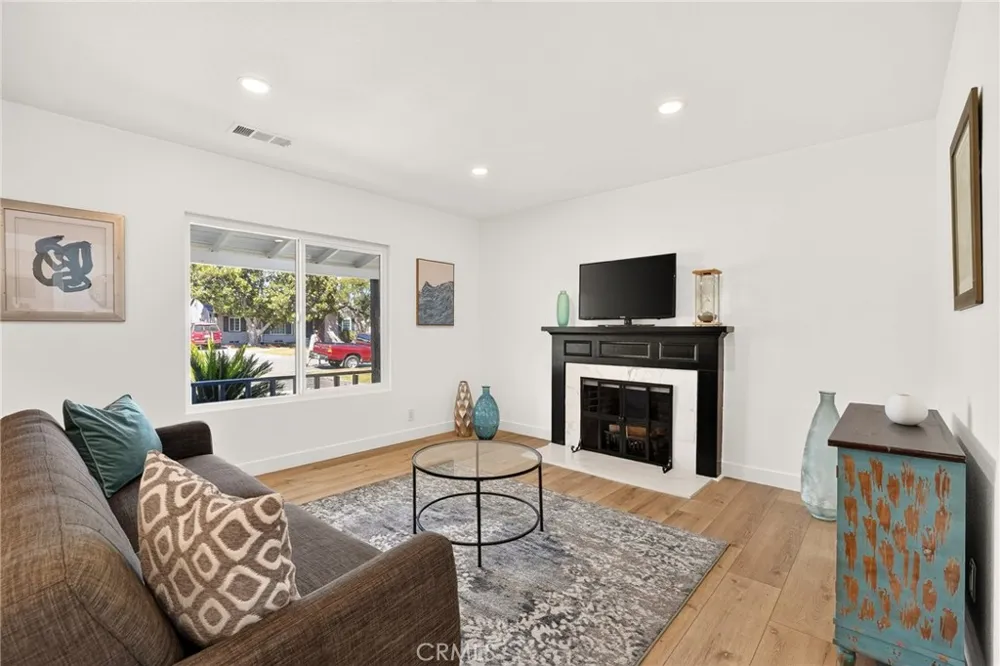 268 W Willow Pomona, CA 91768