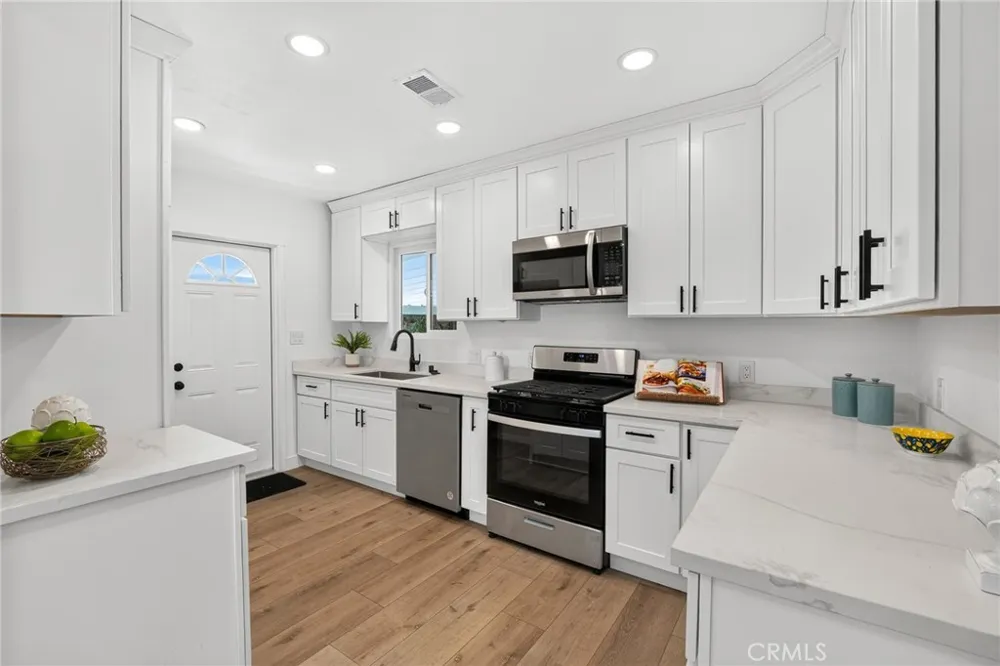 268 W Willow Pomona, CA 91768