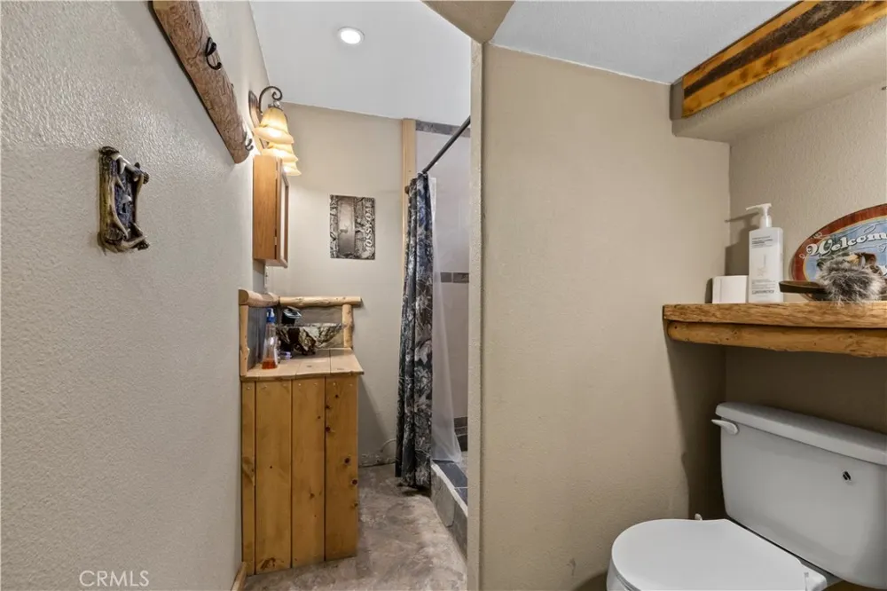 1576 State Highway 2 Wrightwood, CA 92397