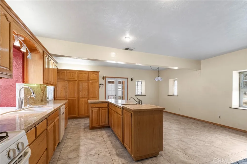 1576 State Highway 2 Wrightwood, CA 92397
