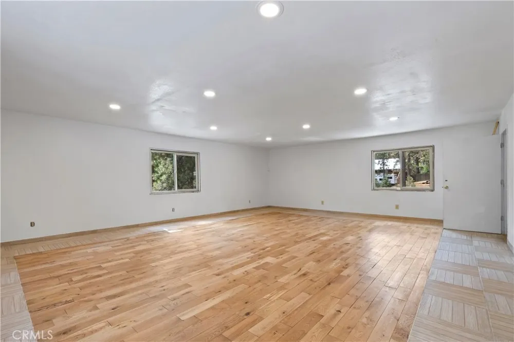 1576 State Highway 2 Wrightwood, CA 92397