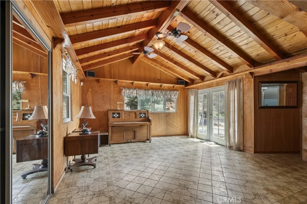 1576 State Highway 2 Wrightwood, CA 92397