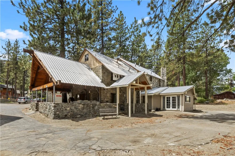 1576 State Highway 2 Wrightwood, CA 92397
