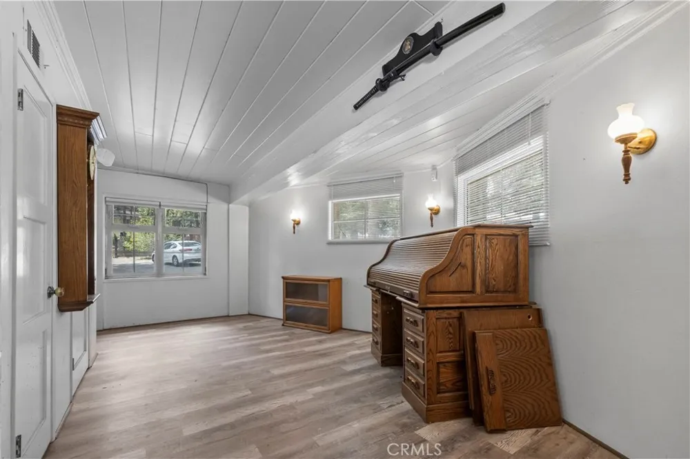 1576 State Highway 2 Wrightwood, CA 92397