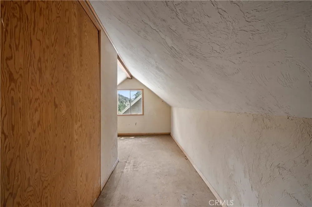 1576 State Highway 2 Wrightwood, CA 92397