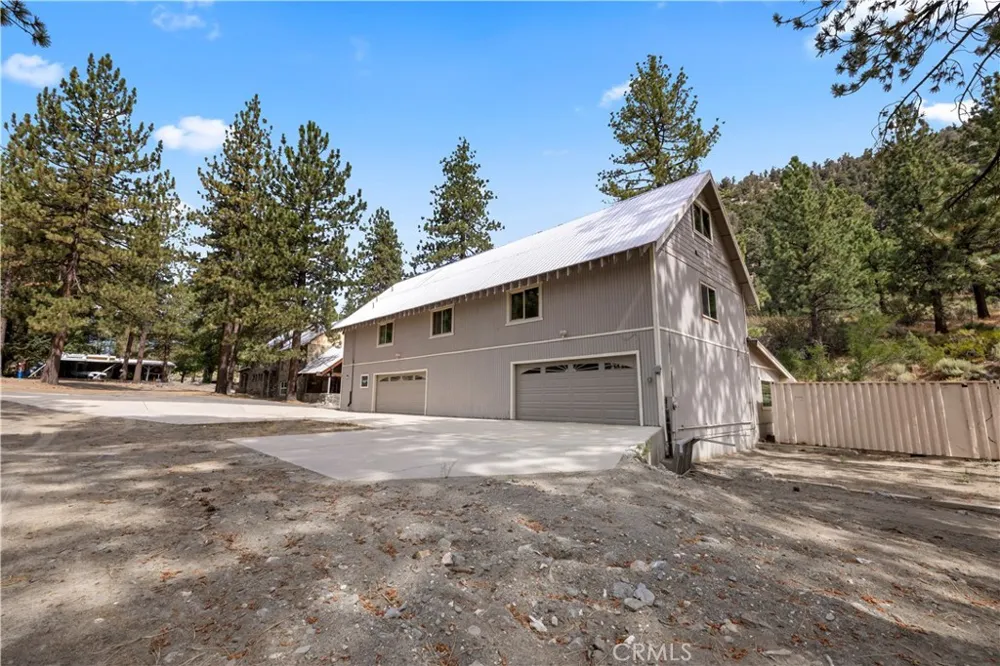 1576 State Highway 2 Wrightwood, CA 92397