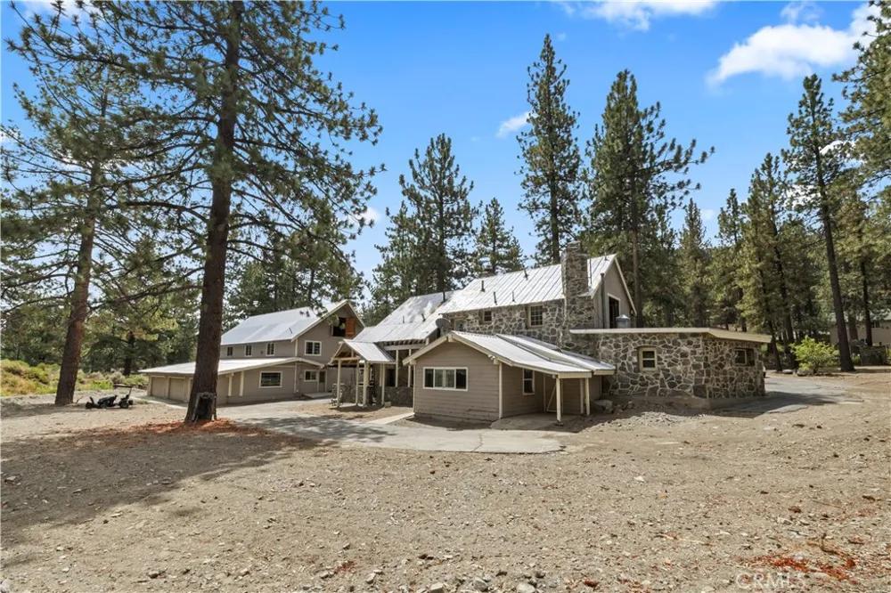 1576 State Highway 2 Wrightwood, CA 92397
