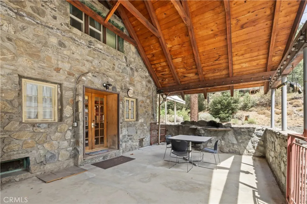 1576 State Highway 2 Wrightwood, CA 92397