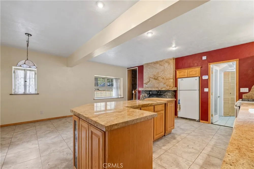 1576 State Highway 2 Wrightwood, CA 92397