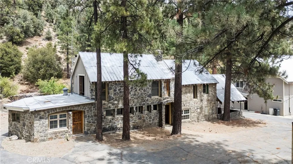 1576 State Highway 2 Wrightwood, CA 92397