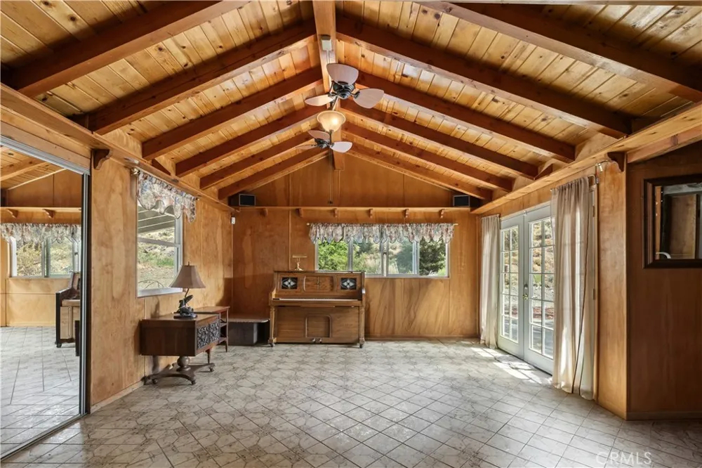 1576 State Highway 2 Wrightwood, CA 92397