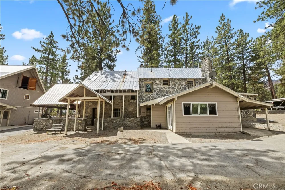 1576 State Highway 2 Wrightwood, CA 92397