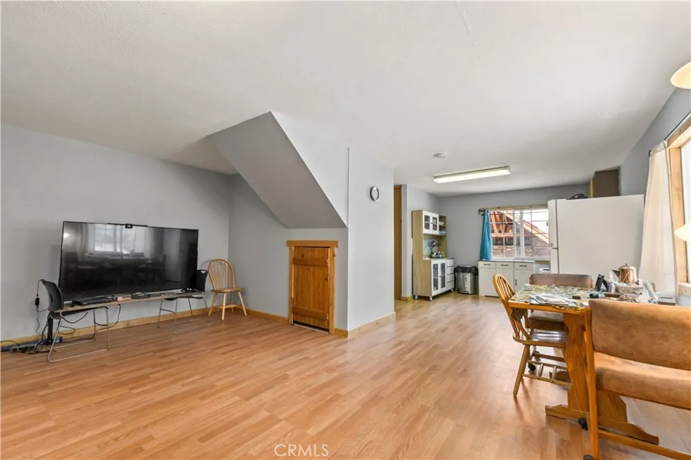 1576 State Highway 2 Wrightwood, CA 92397