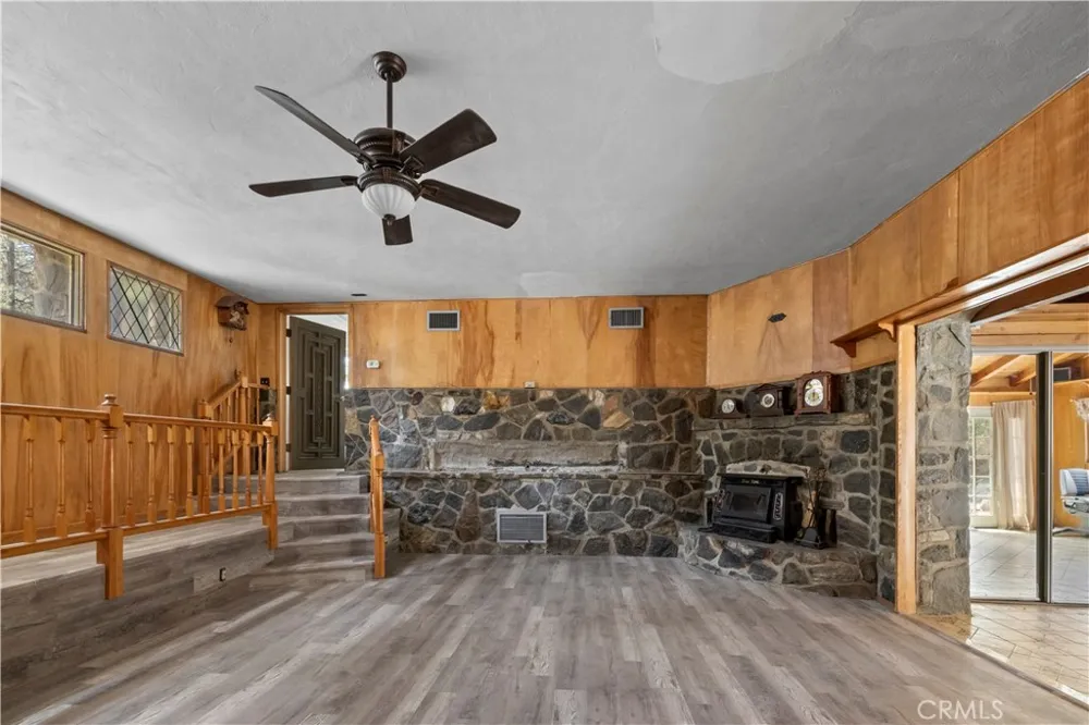 1576 State Highway 2 Wrightwood, CA 92397