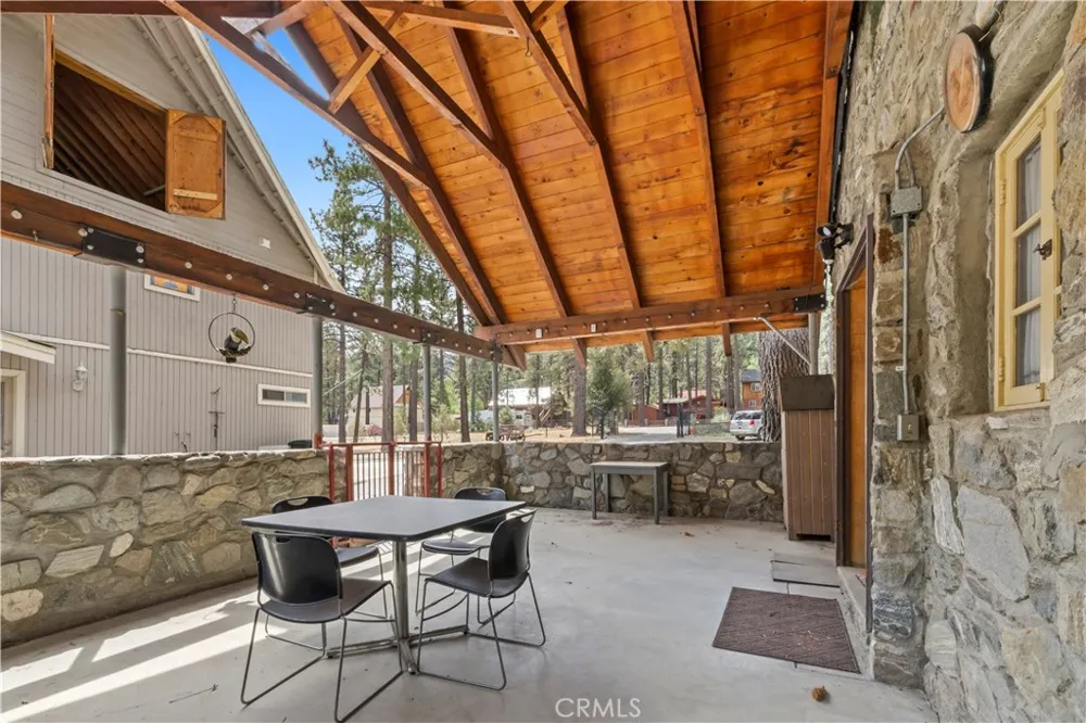 1576 State Highway 2 Wrightwood, CA 92397