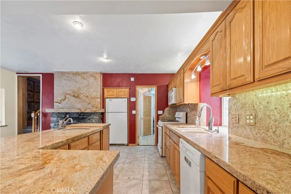1576 State Highway 2 Wrightwood, CA 92397