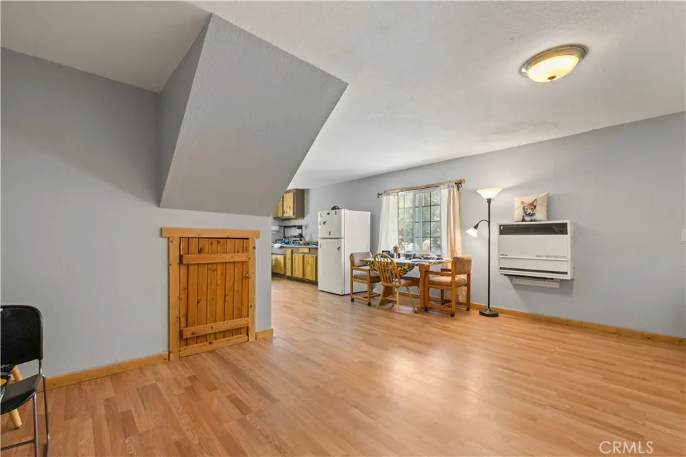 1576 State Highway 2 Wrightwood, CA 92397