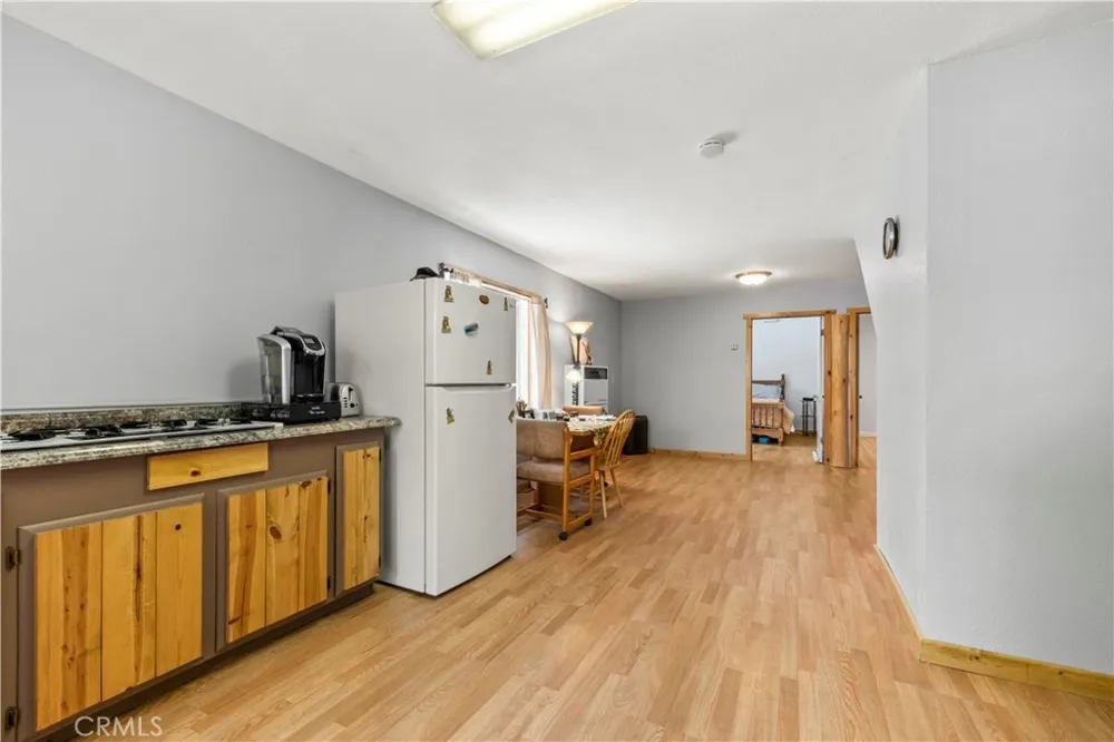 1576 State Highway 2 Wrightwood, CA 92397