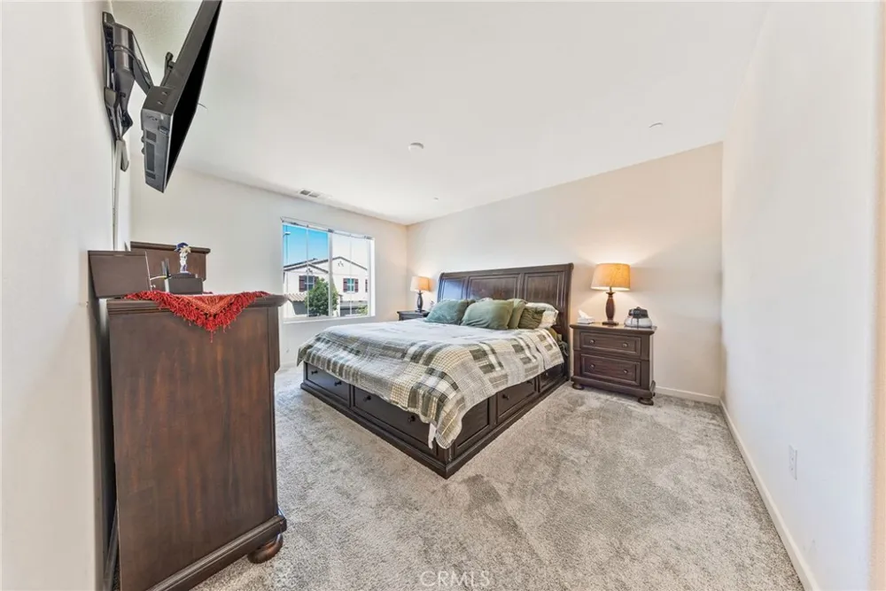 963 W Clover Avenue Rialto, CA 92376