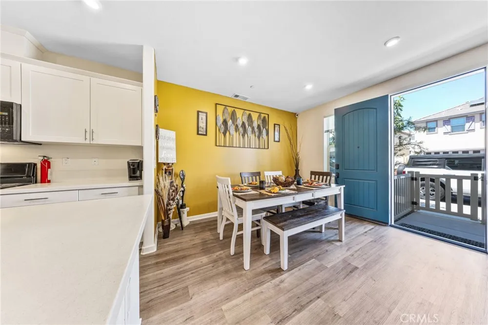 963 W Clover Avenue Rialto, CA 92376