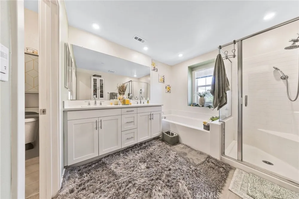 963 W Clover Avenue Rialto, CA 92376