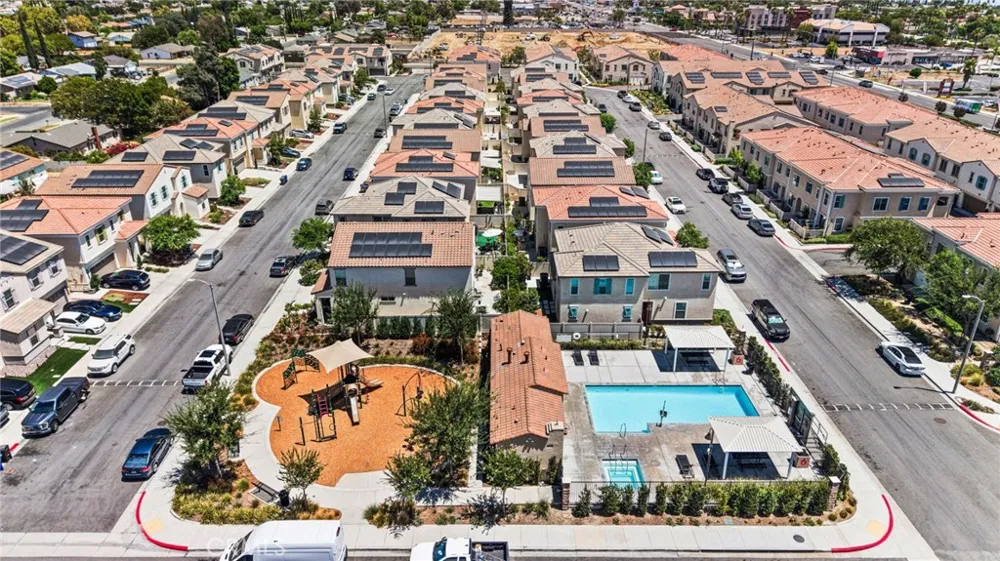 963 W Clover Avenue Rialto, CA 92376
