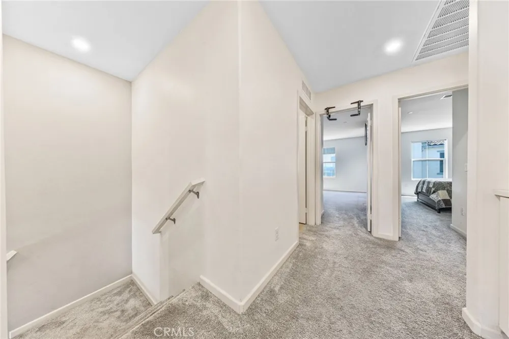963 W Clover Avenue Rialto, CA 92376
