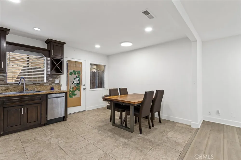 11736 215th Lakewood, CA 90715