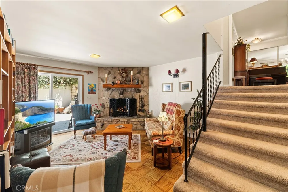 2449 Euclid Cres E Upland, CA 91784
