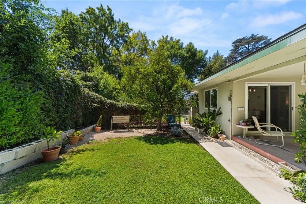 2449 Euclid Cres E Upland, CA 91784