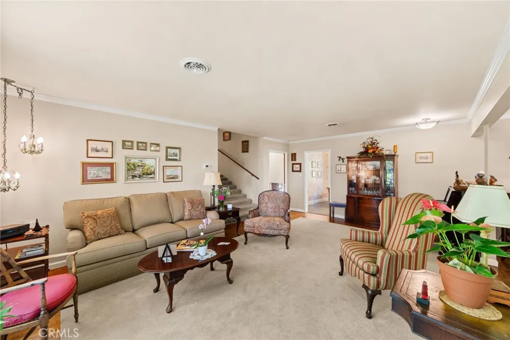 2449 Euclid Cres E Upland, CA 91784