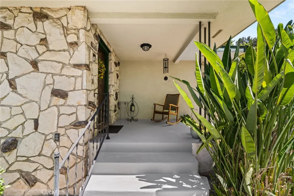 2449 Euclid Cres E Upland, CA 91784