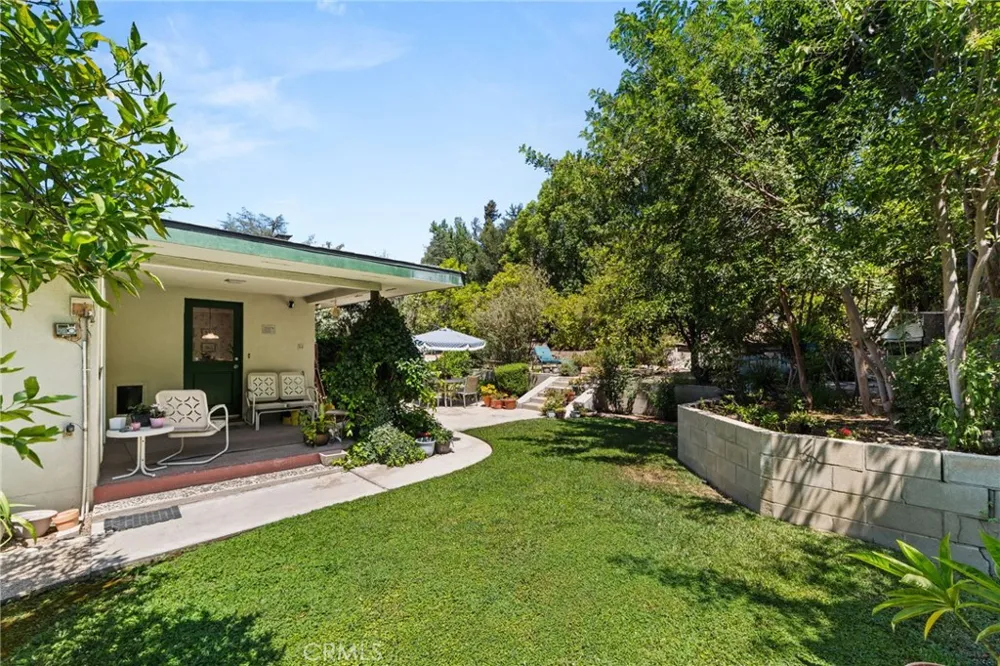 2449 Euclid Cres E Upland, CA 91784