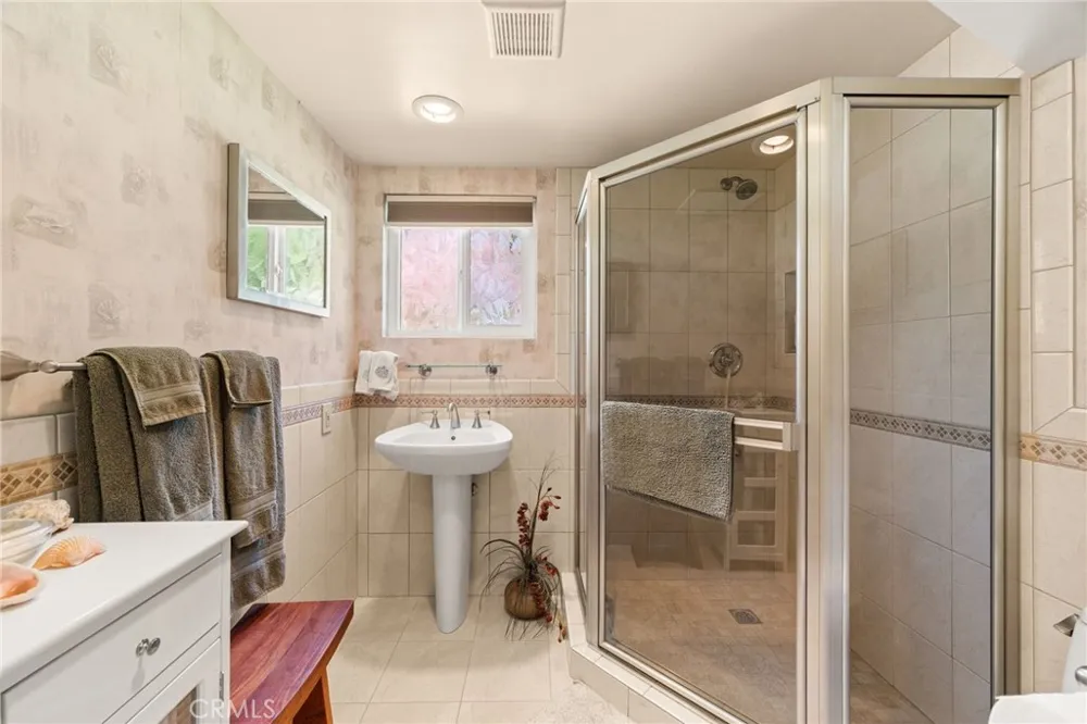 2449 Euclid Cres E Upland, CA 91784