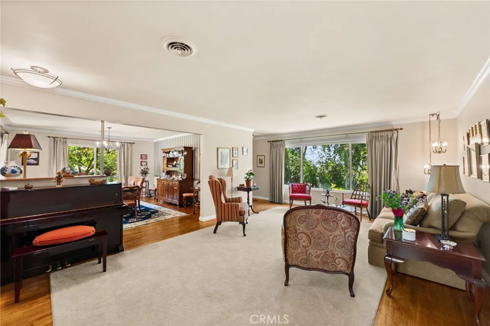 2449 Euclid Cres E Upland, CA 91784