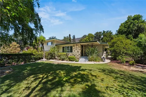 2449 Euclid Cres E