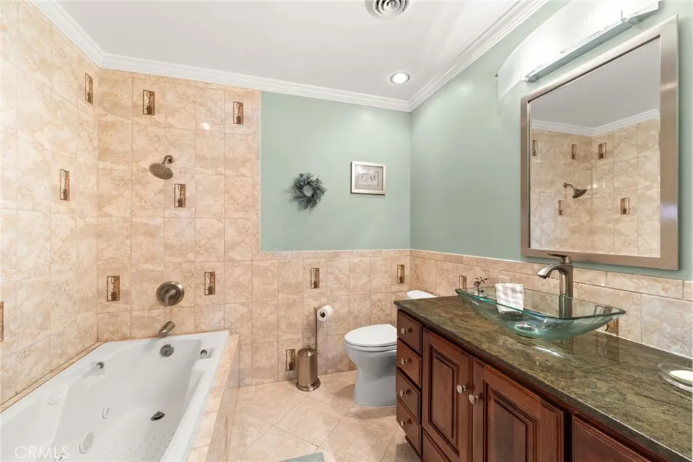 2449 Euclid Cres E Upland, CA 91784